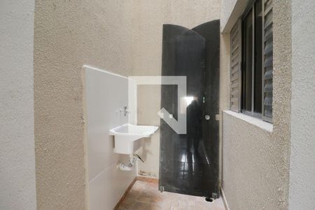Sala/Cozinha/Área de Serviço de casa para alugar com 2 quartos, 47m² em Parque Peruche, São Paulo
