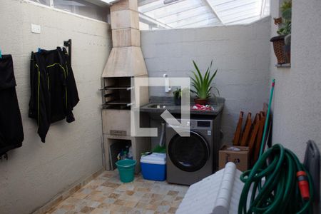 Casa para alugar com 64m², 2 quartos e 2 vagasQuintal
