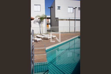 Casa para alugar com 64m², 2 quartos e 2 vagasÁrea comum - Piscina