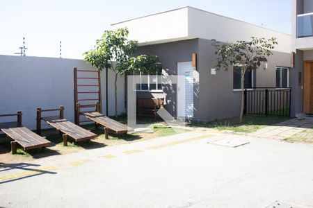 Casa para alugar com 64m², 2 quartos e 2 vagasAcademia