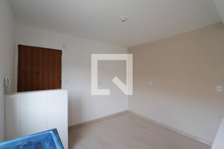 Sala/Cozinha/Área de Serviço de casa para alugar com 2 quartos, 50m² em Parque Peruche, São Paulo