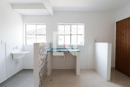 Sala/Cozinha/Área de Serviço de casa para alugar com 2 quartos, 50m² em Parque Peruche, São Paulo