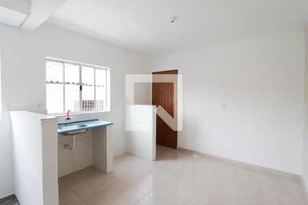 Sala/Cozinha/Área de Serviço de casa para alugar com 2 quartos, 50m² em Parque Peruche, São Paulo