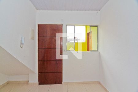 Kitnet de casa para alugar com 1 quarto, 18m² em Parque Peruche, São Paulo