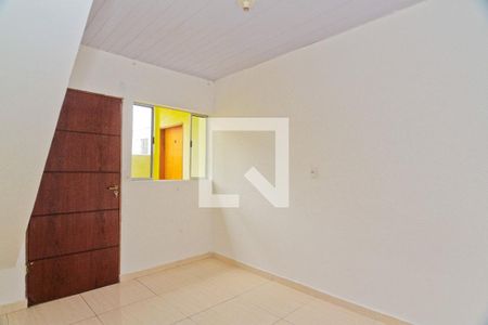 Kitnet de casa para alugar com 1 quarto, 18m² em Parque Peruche, São Paulo