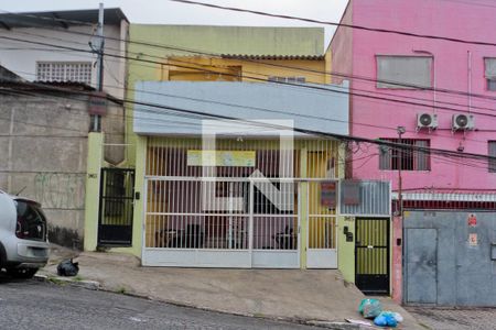 Casa para alugar com 18m², 1 quarto e sem vaga Casa para alugar com 18m², 1 quarto e sem vagaFachada