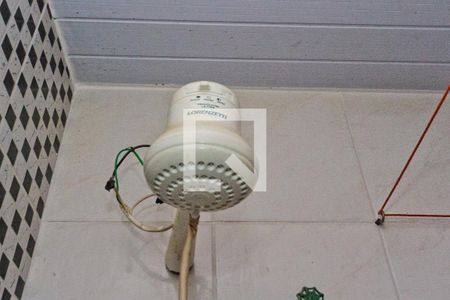 Banheiro de casa para alugar com 1 quarto, 18m² em Parque Peruche, São Paulo