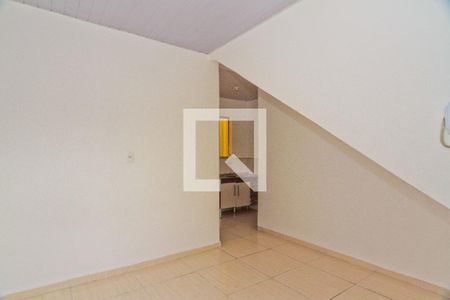 Kitnet de casa para alugar com 1 quarto, 18m² em Parque Peruche, São Paulo
