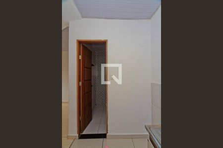 Casa para alugar com 18m², 1 quarto e sem vaga Casa para alugar com 18m², 1 quarto e sem vagaCozinha e Área de Serviço