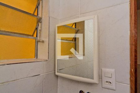 Banheiro de casa para alugar com 1 quarto, 18m² em Parque Peruche, São Paulo