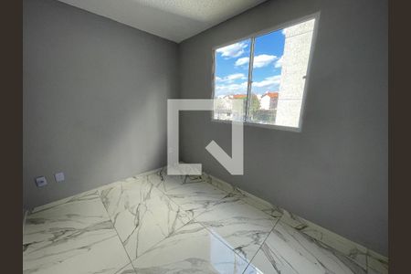 Quarto 2 de apartamento para alugar com 2 quartos, 42m² em Jardim Gilda Maria, São Paulo