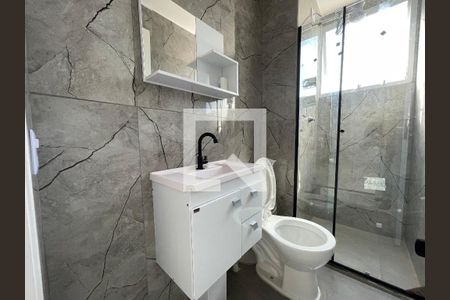 Banheiro de apartamento para alugar com 2 quartos, 42m² em Jardim Gilda Maria, São Paulo