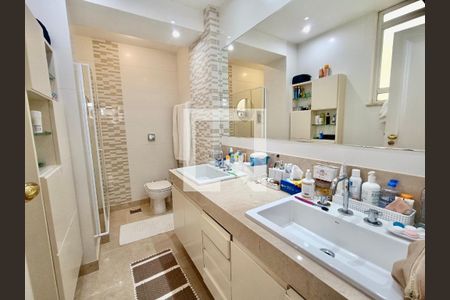 Apartamento à venda com 190m², 4 quartos e 1 vagaSuíte banheiro 