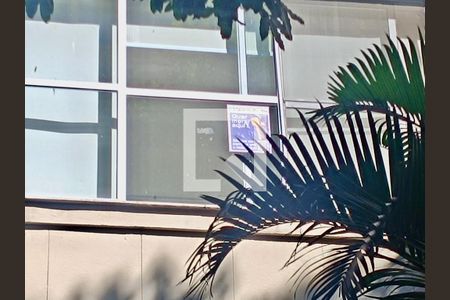 Apartamento à venda com 190m², 4 quartos e 1 vagaFachada com cartaz QA