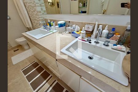 Apartamento à venda com 190m², 4 quartos e 1 vagaSuíte banheiro 