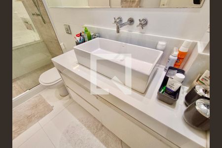 Apartamento à venda com 190m², 4 quartos e 1 vagaBanheiro social 