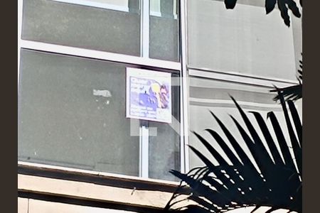 Apartamento à venda com 190m², 4 quartos e 1 vagaFachada com cartaz QA