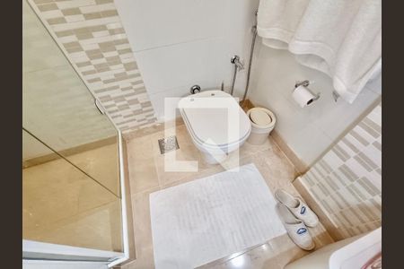 Apartamento à venda com 190m², 4 quartos e 1 vagaSuíte banheiro 