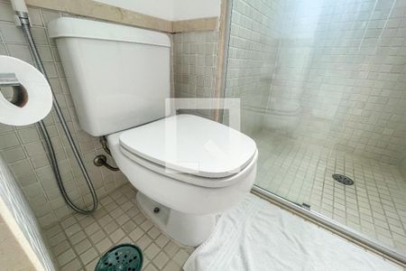 Banheiro da Suíte 1 de apartamento para alugar com 2 quartos, 184m² em Cerqueira César, São Paulo