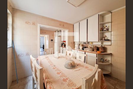 Casa à venda com 420m², 4 quartos e 2 vagas Casa à venda com 420m², 4 quartos e 2 vagasCopa