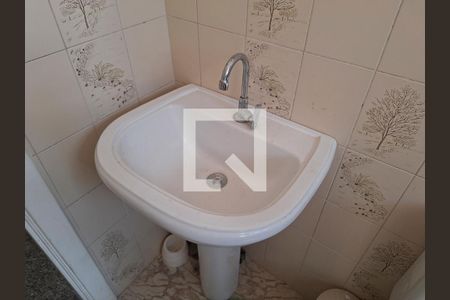 Casa à venda com 420m², 4 quartos e 2 vagas Casa à venda com 420m², 4 quartos e 2 vagasBanheiro