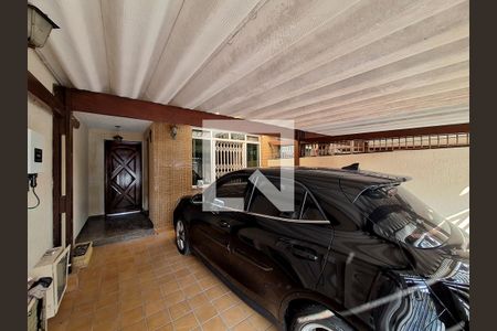 Casa à venda com 420m², 4 quartos e 2 vagas Casa à venda com 420m², 4 quartos e 2 vagasGaragem