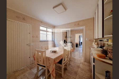 Casa à venda com 420m², 4 quartos e 2 vagas Casa à venda com 420m², 4 quartos e 2 vagasCopa