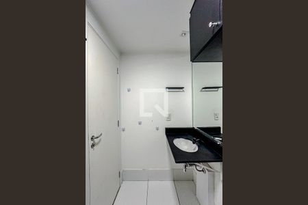 Apartamento à venda com 70m², 2 quartos e 1 vaga Apartamento à venda com 70m², 2 quartos e 1 vagaBanheiro