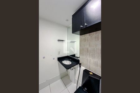 Apartamento à venda com 70m², 2 quartos e 1 vaga Apartamento à venda com 70m², 2 quartos e 1 vagaBanheiro