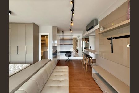 Sala  de kitnet/studio para alugar com 1 quarto, 48m² em Vila Gertrudes, São Paulo