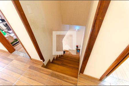 Casa à venda com 180m², 4 quartos e 1 vagaEscada