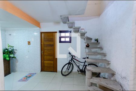 Casa à venda com 180m², 4 quartos e 1 vagaÁrea de Serviço