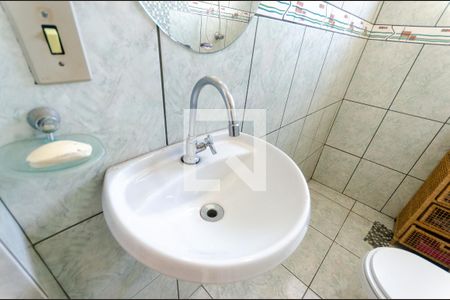 Casa à venda com 180m², 4 quartos e 1 vagaBanheiro de serviço