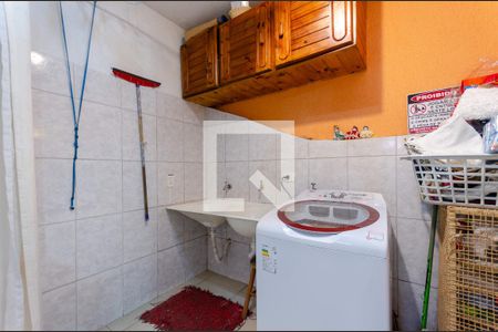 Casa à venda com 180m², 4 quartos e 1 vagaÁrea de Serviço