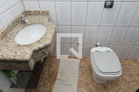 Casa para alugar com 70m², 3 quartos e 2 vagasBanheiro 2