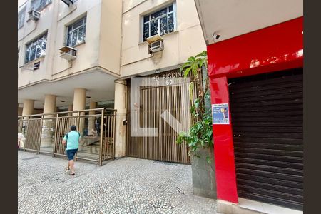 Apartamento para alugar com 80m², 2 quartos e 1 vagaFachada com cartaz QA