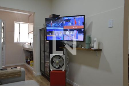 Sala de casa para alugar com 1 quarto, 47m² em Pechincha, Rio de Janeiro