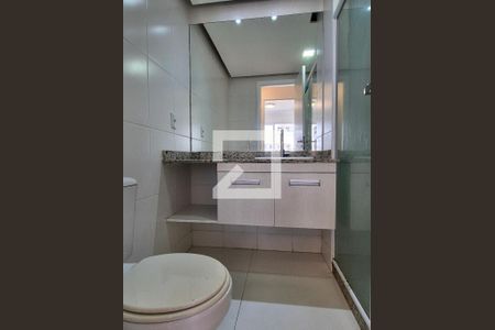 Apartamento à venda com 69m², 2 quartos e 1 vaga Apartamento à venda com 69m², 2 quartos e 1 vagaBanheiro