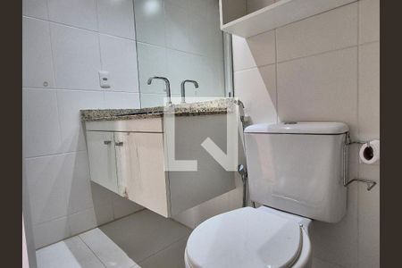 Apartamento à venda com 69m², 2 quartos e 1 vaga Apartamento à venda com 69m², 2 quartos e 1 vagaBanheiro da Suíte