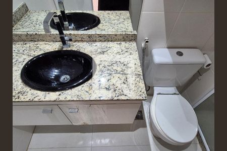 Apartamento à venda com 69m², 2 quartos e 1 vaga Apartamento à venda com 69m², 2 quartos e 1 vagaBanheiro da Suíte