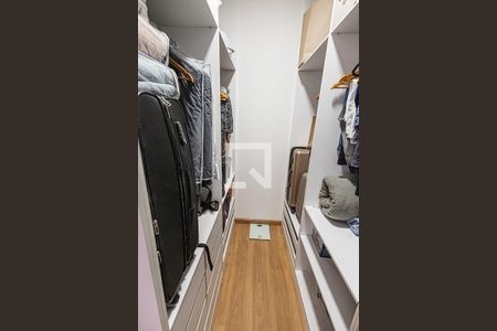 Apartamento à venda com 147m², 4 quartos e 3 vagasCloset