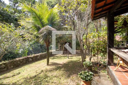 Casa de condomínio para alugar com 350m², 3 quartos e 4 vagasQuintal