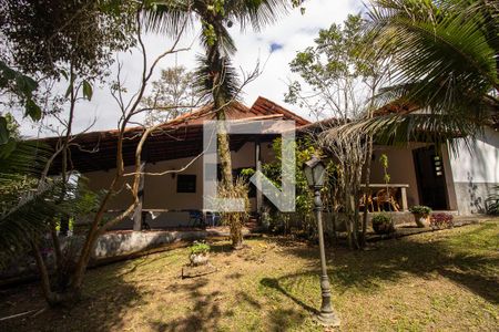Casa de condomínio para alugar com 350m², 3 quartos e 4 vagasFachada