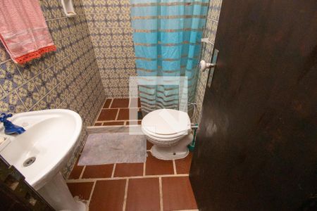 Casa de condomínio para alugar com 350m², 3 quartos e 4 vagasBanheiro Social