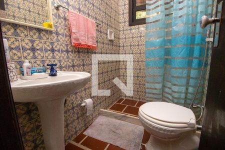 Casa de condomínio para alugar com 350m², 3 quartos e 4 vagasBanheiro Social