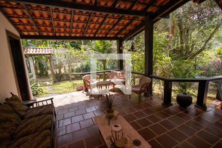 Casa de condomínio para alugar com 350m², 3 quartos e 4 vagasVaranda