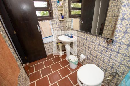 Casa de condomínio para alugar com 350m², 3 quartos e 4 vagasBanheiro quarto 1