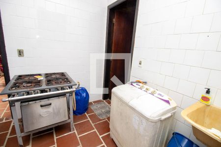 Casa de condomínio para alugar com 350m², 3 quartos e 4 vagasÁrea de Serviço