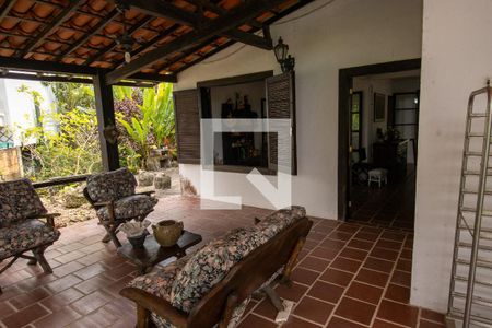 Casa de condomínio para alugar com 350m², 3 quartos e 4 vagasVaranda