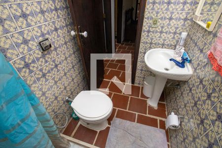 Casa de condomínio para alugar com 350m², 3 quartos e 4 vagasBanheiro Social